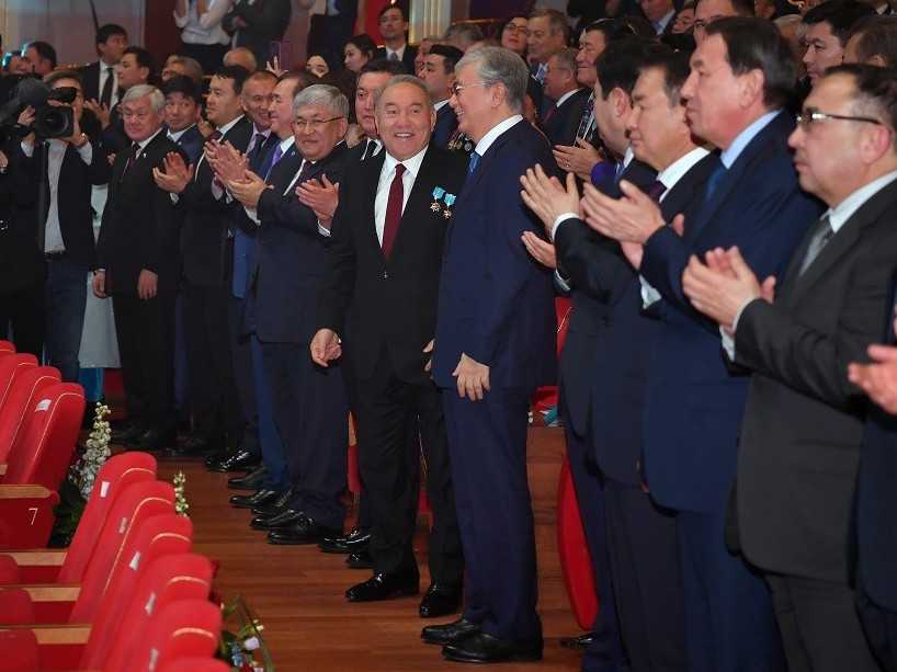 Prezıdent pen Elbasy Táýelsizdik kúnine arnalǵan saltanatty konsertke bardy