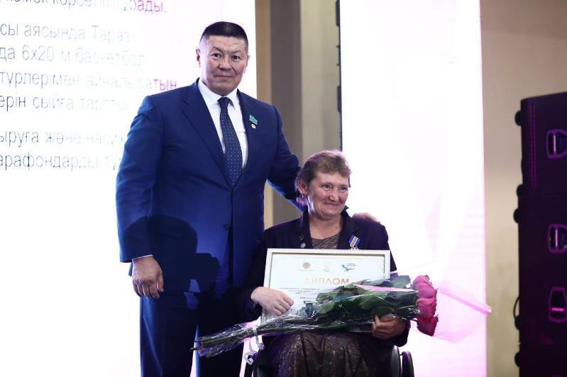 «Jomart júrek» syılyǵynyń laýreattary marapattaldy