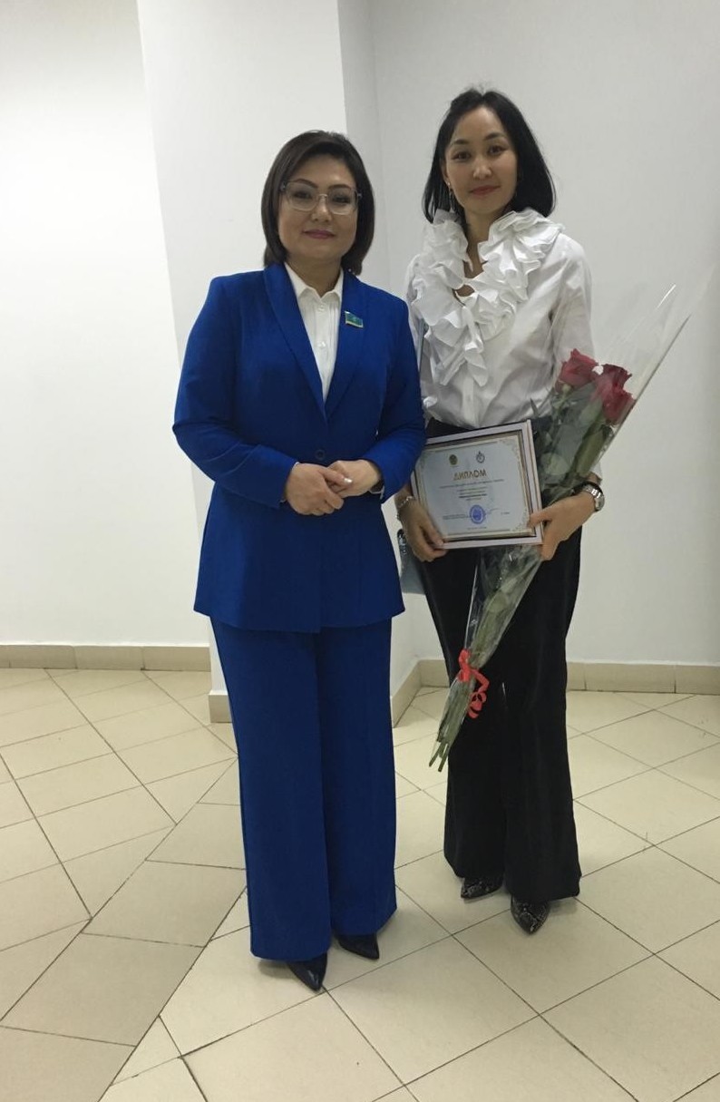 Úzdik úkimettik emes uıymdarǵa syıaqy tabystaldy