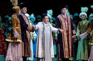 Almatylyqtar Bıbigúl Tólegenovaǵa qurmet kórsetti