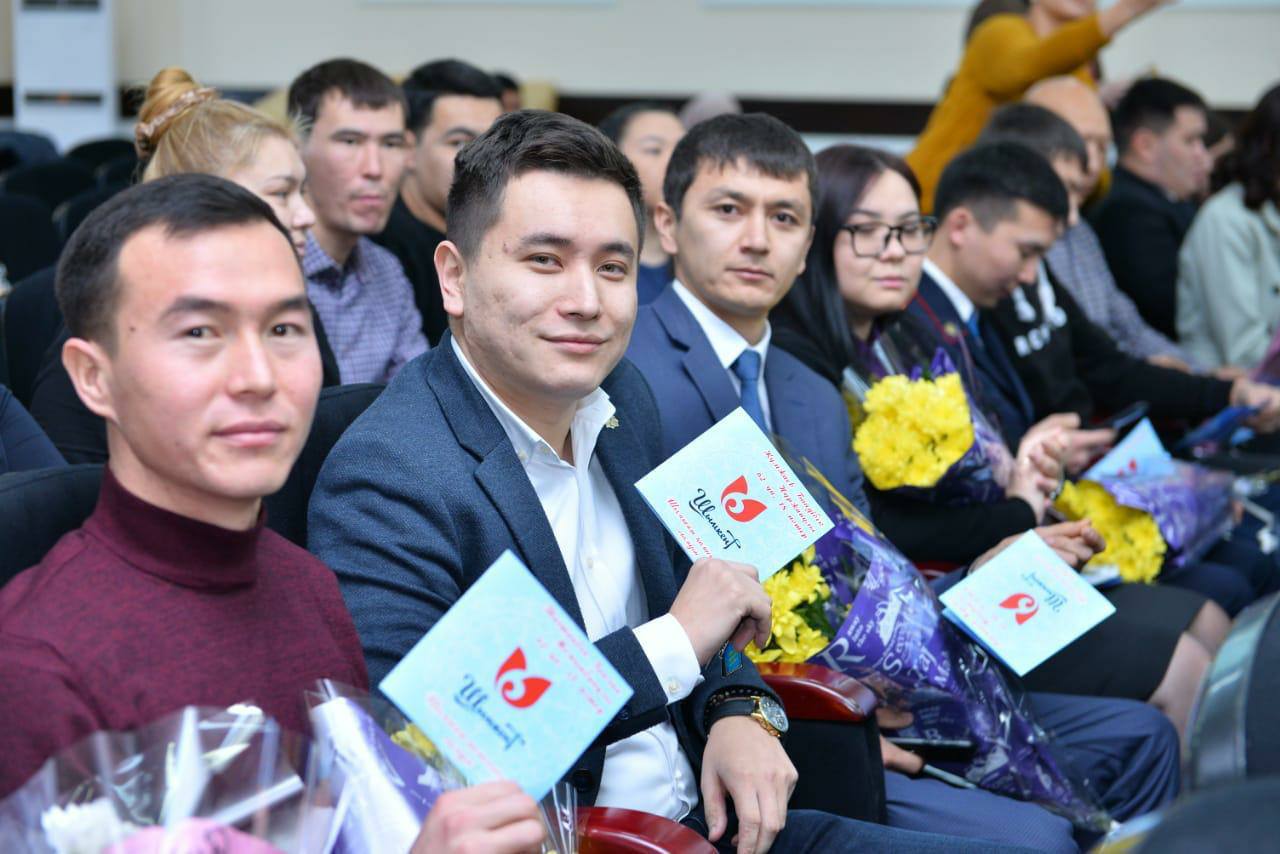 Táýelsizdikke tartý: Shymkenttik jastarǵa páter kilti tabystaldy