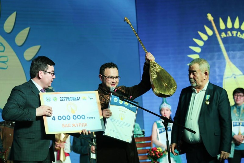 VIII «Altyn dombyra» ıesi – Rústem Qaıyrtaı