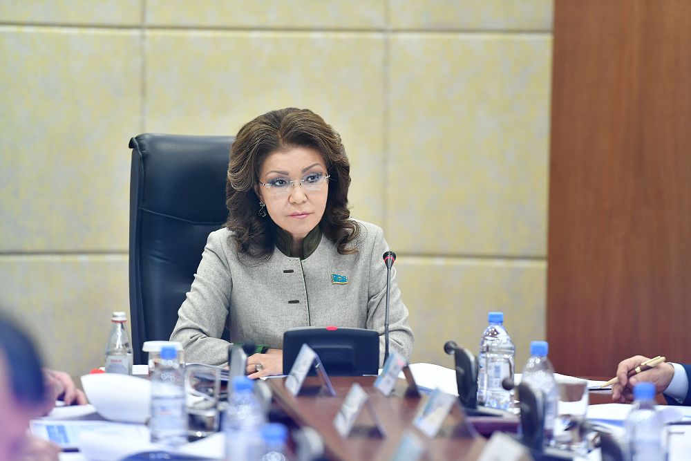 Darıǵa Nazarbaeva kartop jáne kókónis ósirýshiler odaǵymen kezdesti