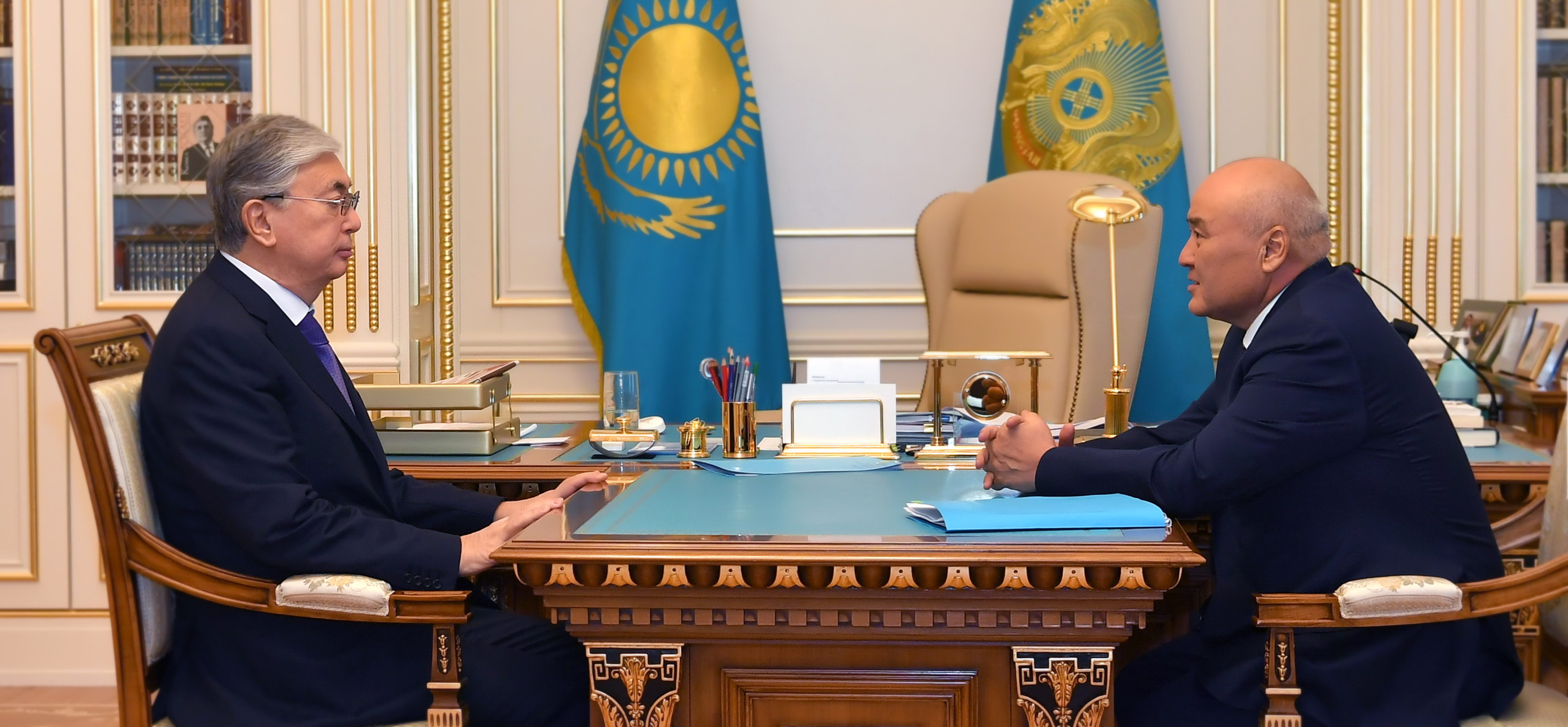 Qasym-Jomart Toqaev Túrkistan oblysynyń ákimi О́mirzaq Shókeevti qabyldady