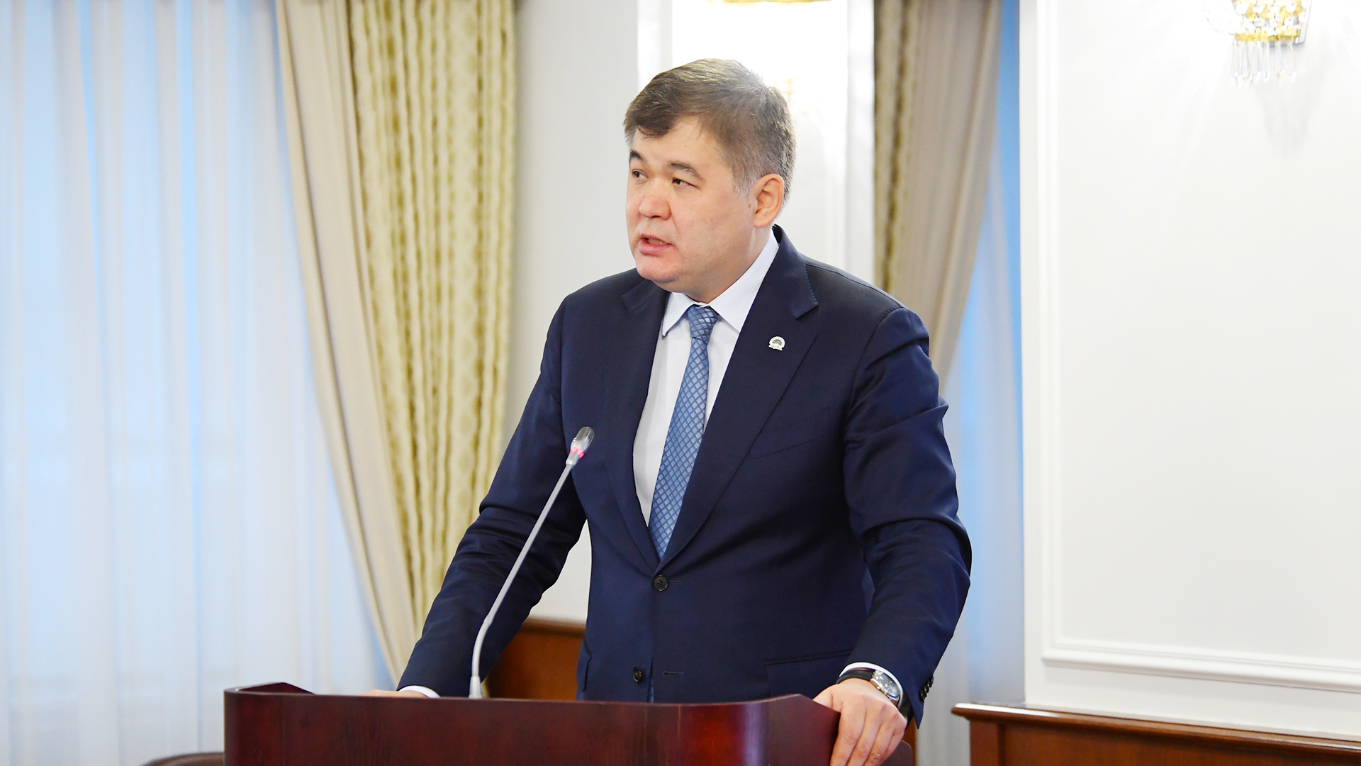 Dárigerdiń ortasha jalaqysy 2025 jyly 2,5 esege artady - Eljan Birtanov