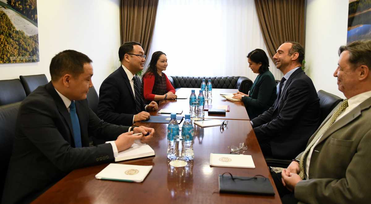 E. Ashyqbaev Jan Jerom Kasabıankany qabyldady