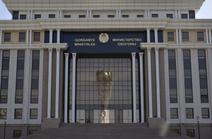 Qazaqstan qorǵanys jáne qaýipsizdik aýqymyndaǵy seriktestikti damytýǵa umtylýda