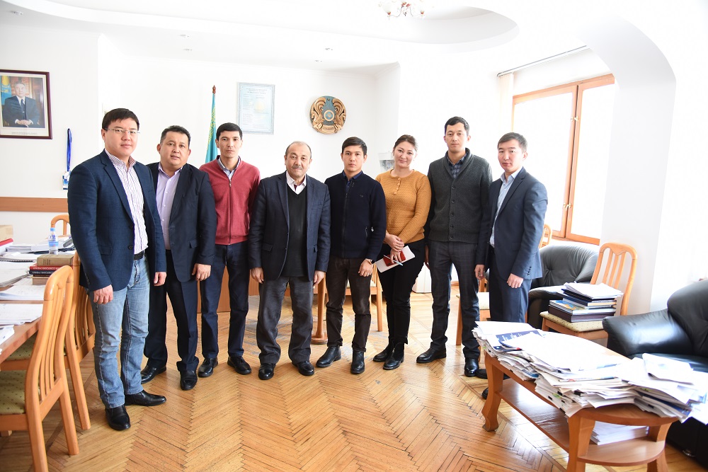 Qyrǵyzstannyń jolshylary qazaqstandyq áriptesteriniń tájirıbesin zertteýde