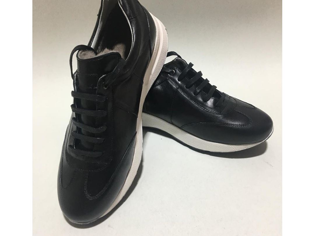 Shaǵyn aýylda aıaq kıimder shyǵarylady