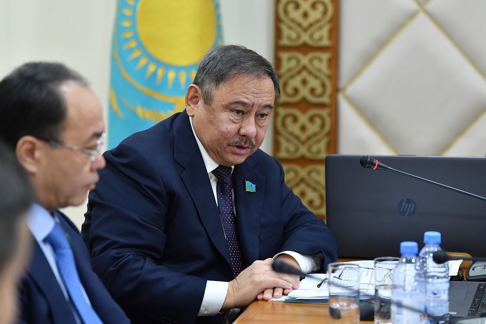 Senatta «Báıterek» ǵarysh zymyran keshenin qurý máselesi qarastyryldy