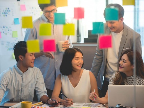 Elbasy qory Úkimetpen birlesip salalyq menedjerlerdi daıarlaý baǵdarlamasyn iske asyrady