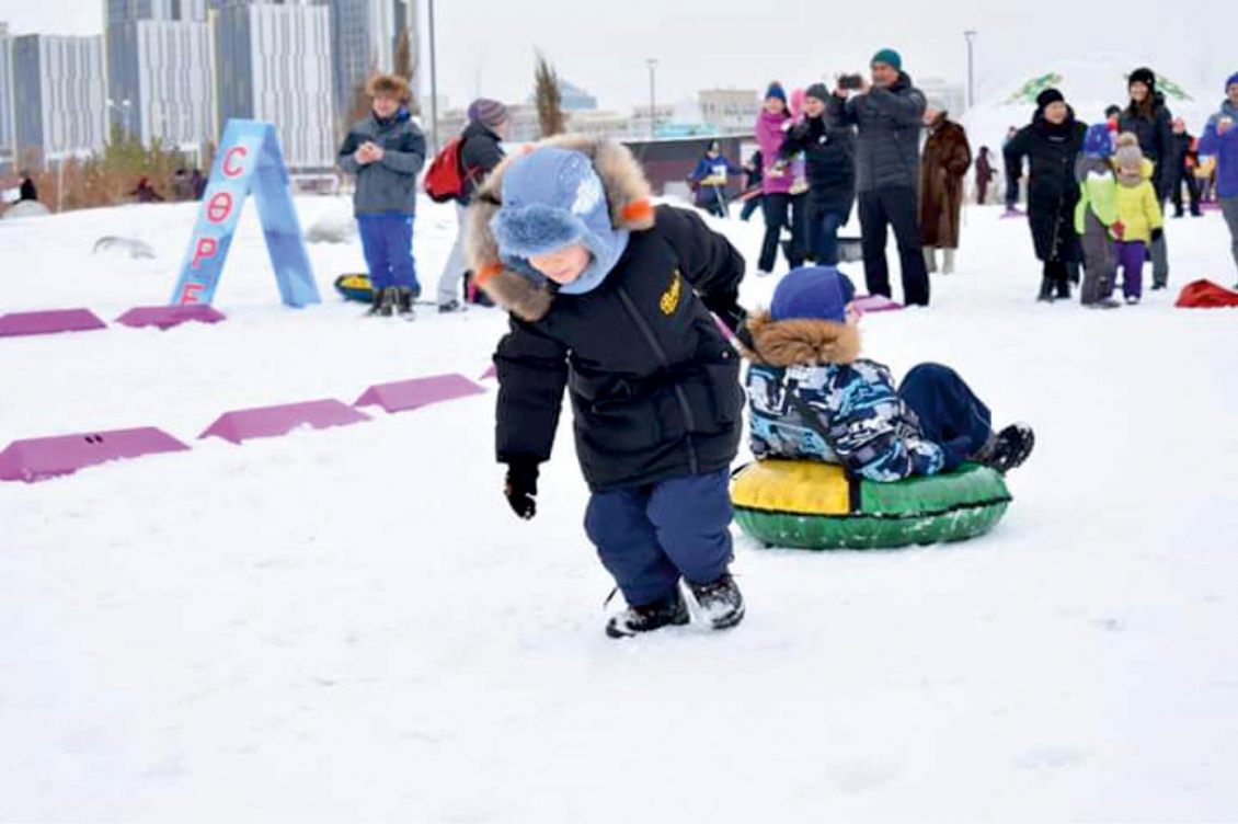 Nur-Sultanda qar kúni atap ótiledi