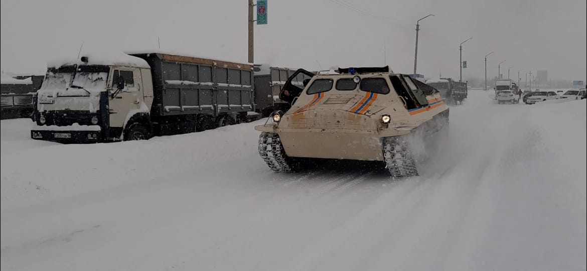 Alty kólik qar qursaýynan shyǵaryldy