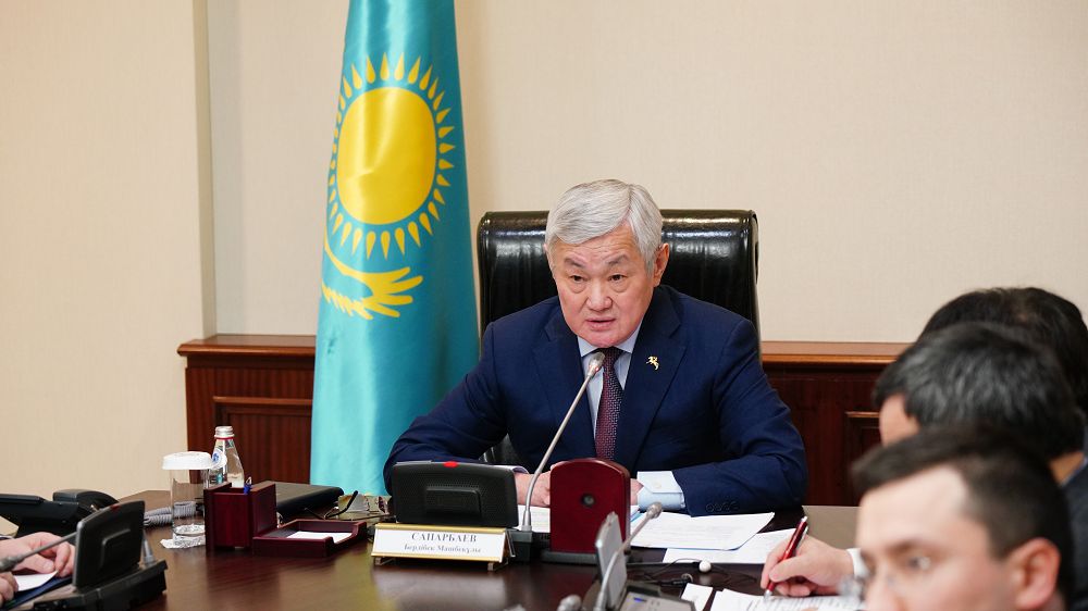 Qoǵamdyq uıym  ókilderimen kezdesti