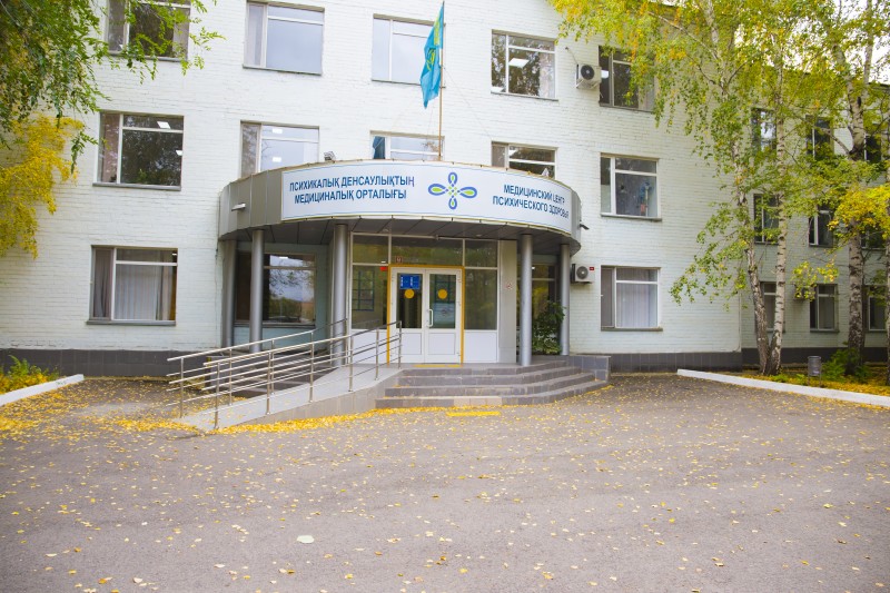 B. Saparbaev elordadaǵy psıhıatrııalyq ortalyqtyń jumysymen tanysty