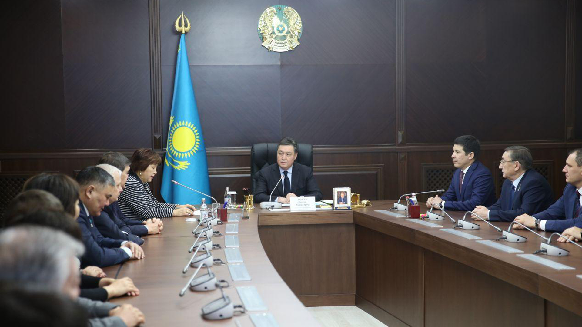 Asqar Mamın Pavlodar oblysynyń jańa ákimin tanystyrdy