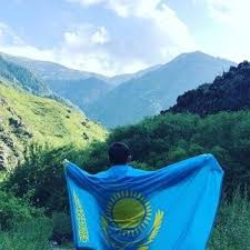 «Ultqa qyzmet etý – minezden»