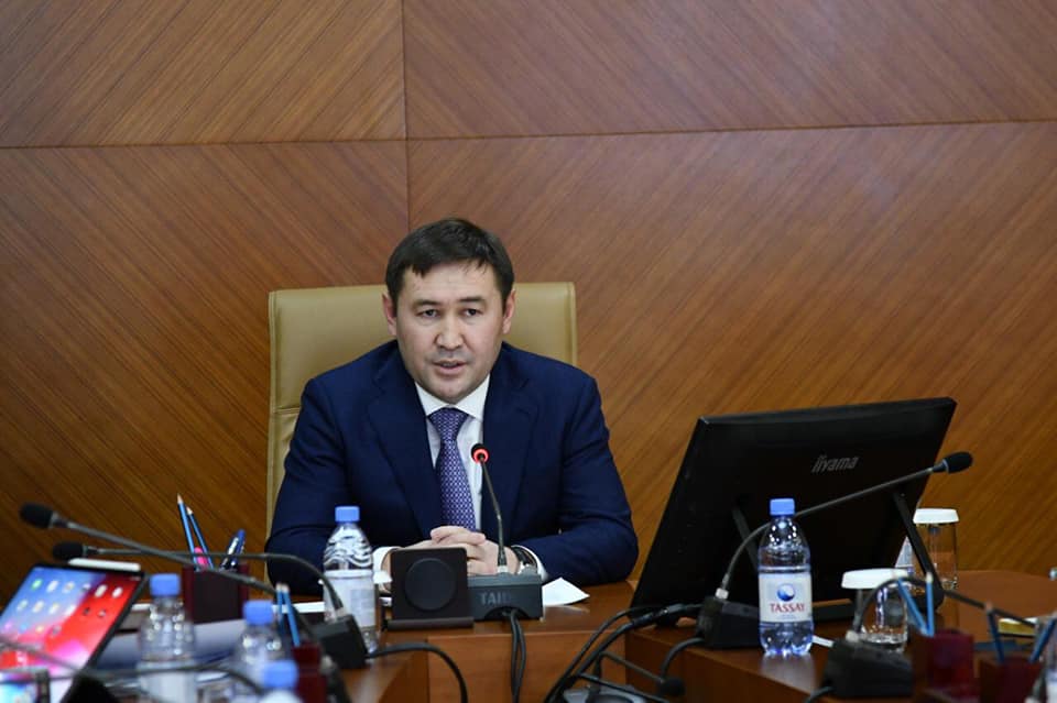 Murat Áıtenovtiń tóraǵalyǵymen alǵashqy apparat májilisi ótti