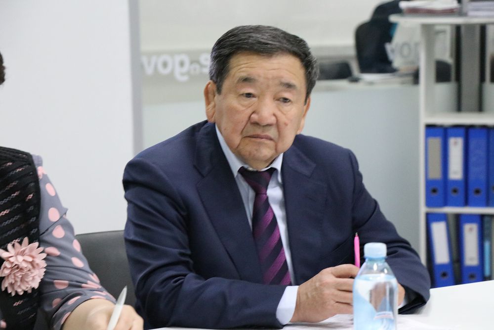 Almatyda Jaqsylyq Úshkempirov syıǵa tartqan MHQO bar