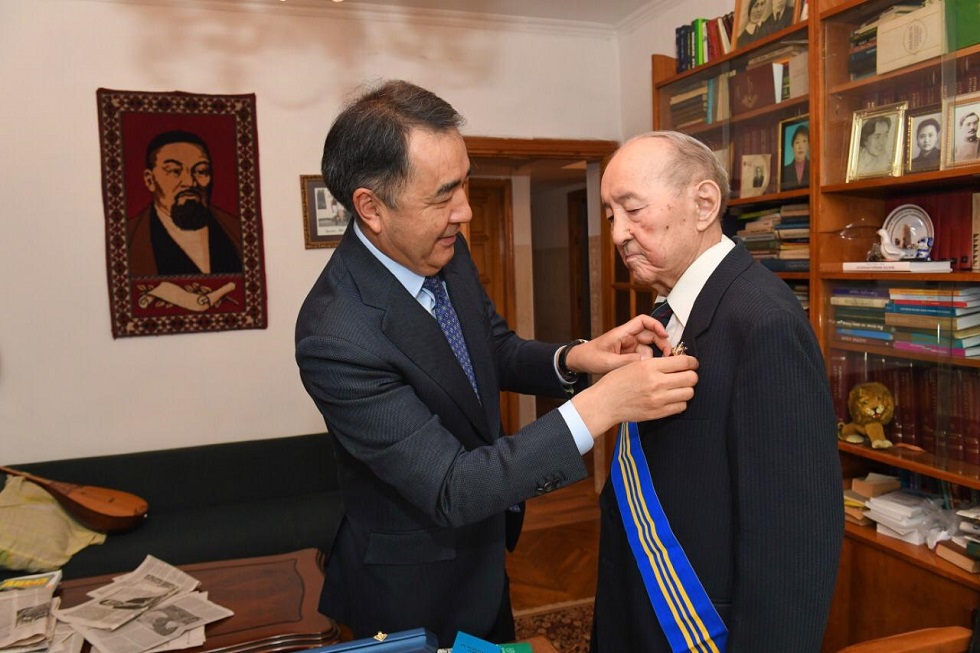 Sherıazdan Eleýkenovke I dárejeli «Barys» ordeni berildi