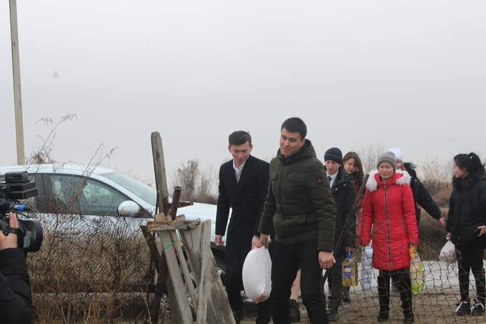 Túrkistan: «Qamqorlyq» muqtajdarǵa kómek qolyn sozady