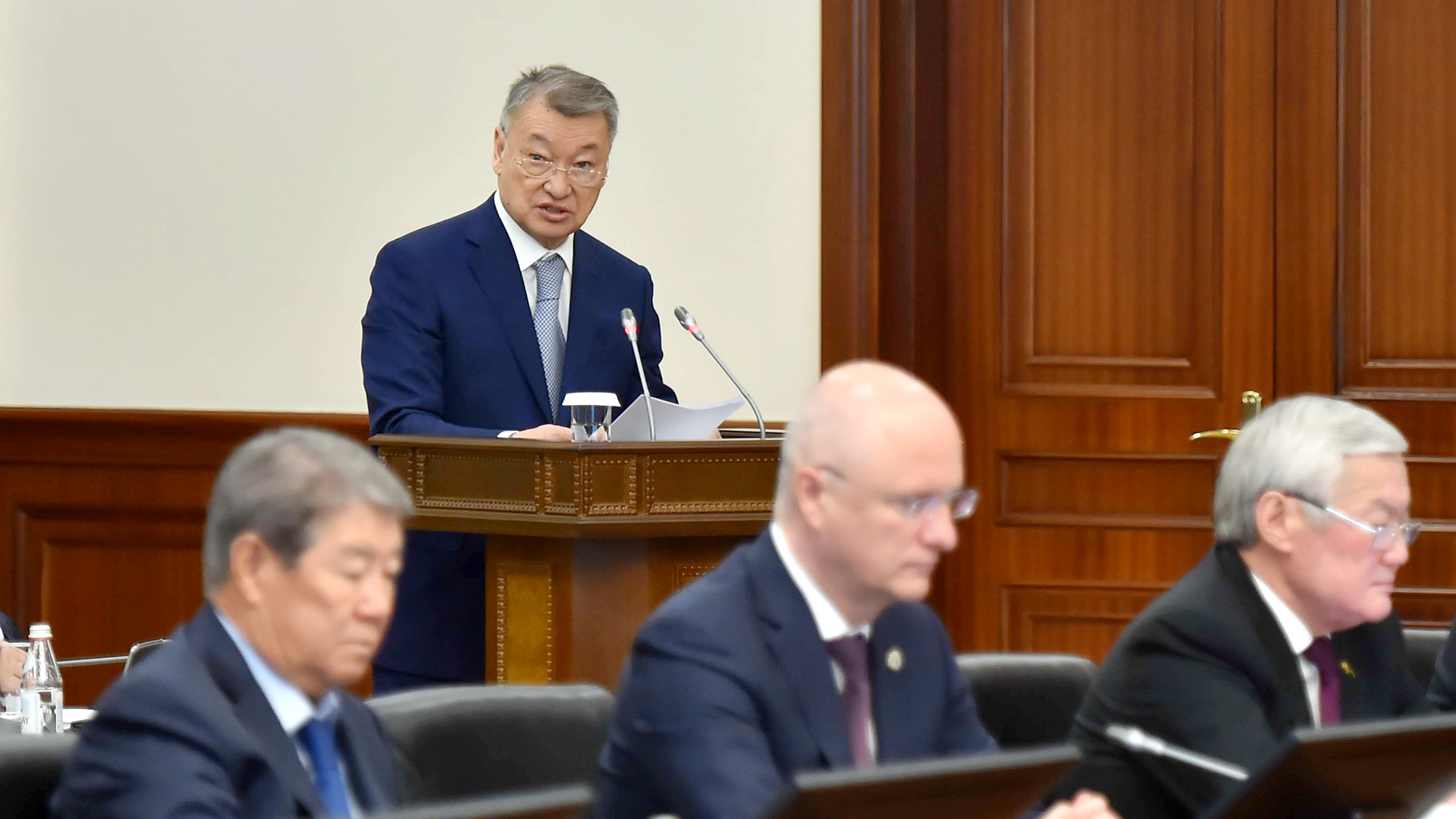 D.Ahmetov: ShQO-da negizgi áleýmettik-ekonomıkalyq kórsetkishterdiń ósý qarqyny qamtamasyz etildi