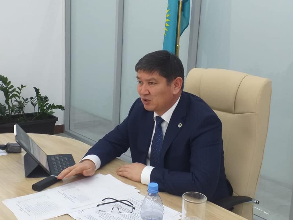 Shymkent: AÁK jańa formaty kóp balaly analarǵa túsindirildi