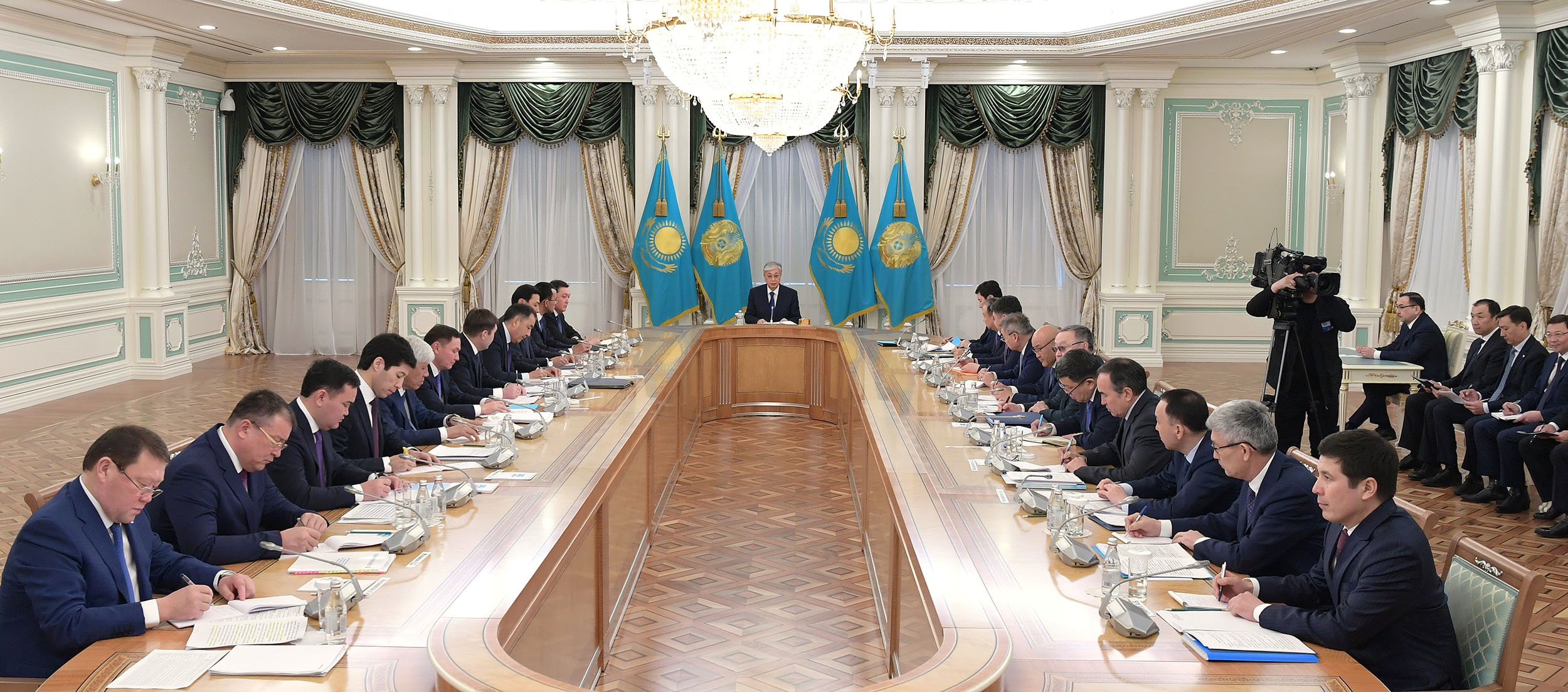 Prezıdent ákimdermen keńes ótkizdi