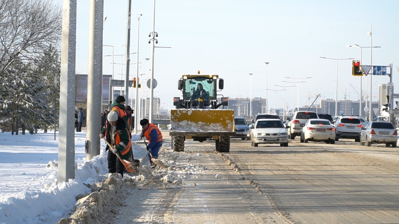 Nur-Sultanda qar tazalaýǵa 1 403 jumysshy jumyldyryldy