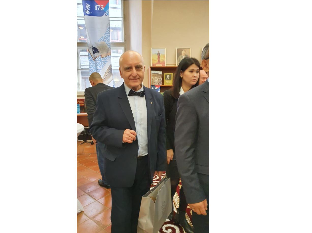 A.Berkývıch: Abaı muralaryn osy ortalyq arqyly jaqyn tanı túsetin boldyq