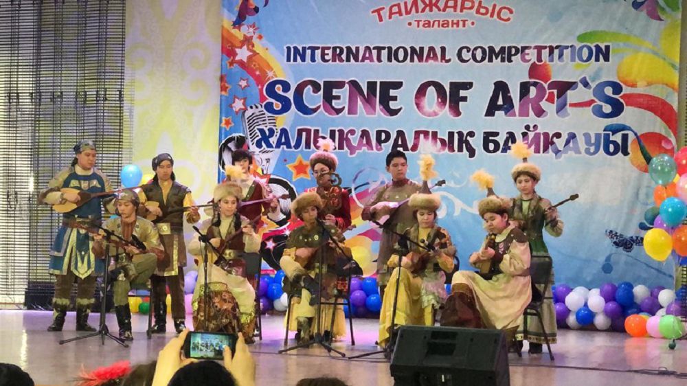 Taıjarystan oza shapqan ónerpazdar marapattaldy