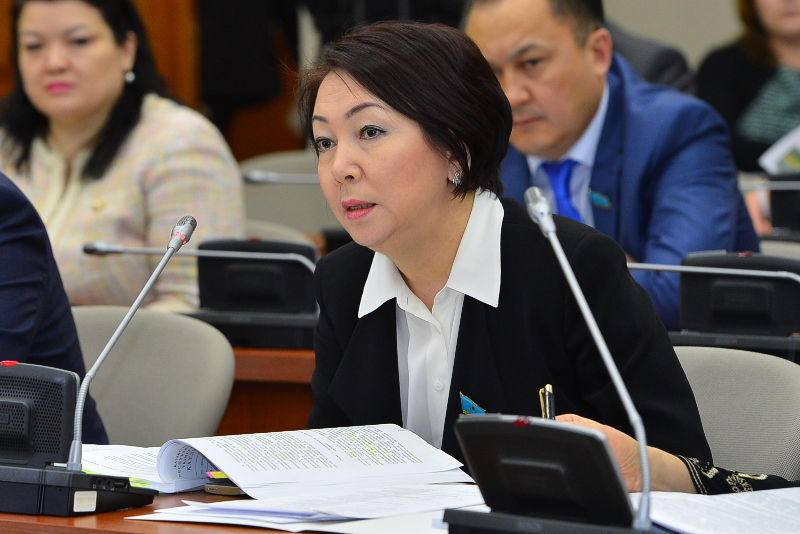 Aqtóbe qalasynyń áýejaıyn «Ashyq aspan» rejimine engizýdi usyndy