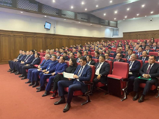 Sybaılas jemqorlyqqa qarsy zańnamany saqtaý jáne qarjylyq tártip máseleleri qaraldy