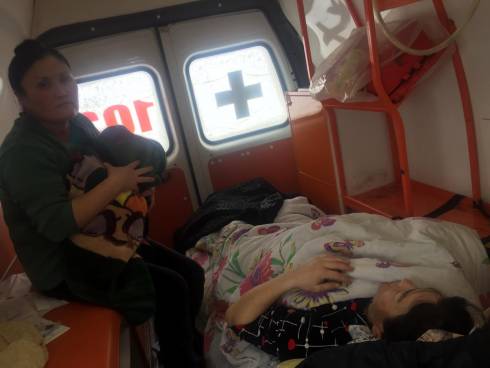 Qaraǵandy oblysynda júkti áıel kólik ishinde bosandy