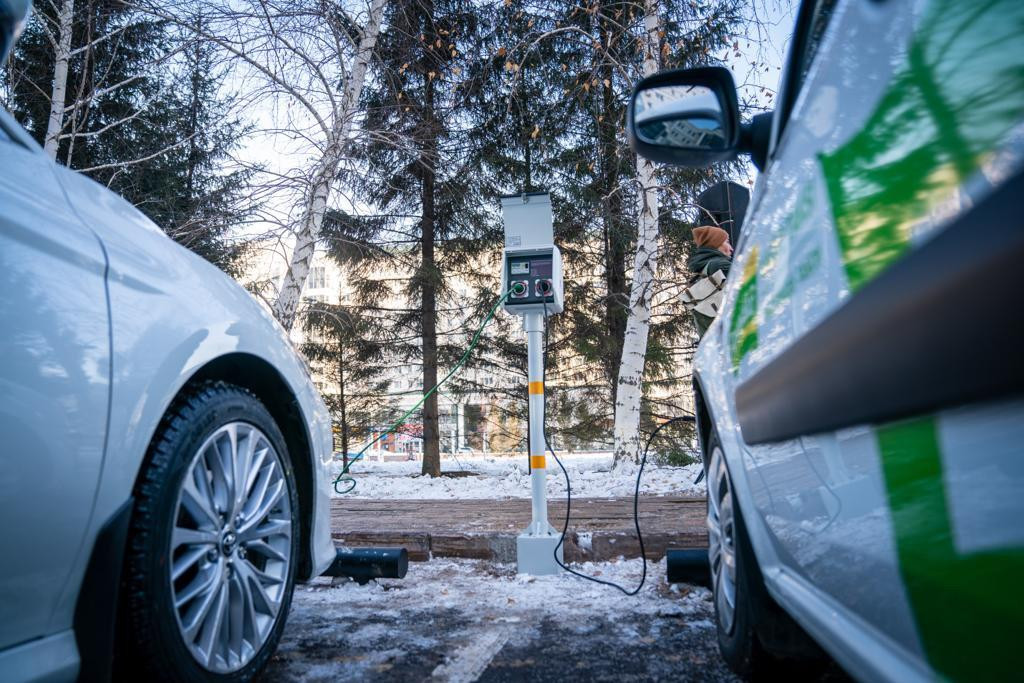 Nur-Sultanda avtokólikterdi qyzdyrýǵa arnalǵan elektr baǵandary ornatylady