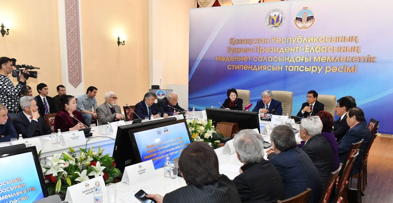 О́ner men mádenıet maıtalmandaryna stıpendııa taǵaıyndaldy