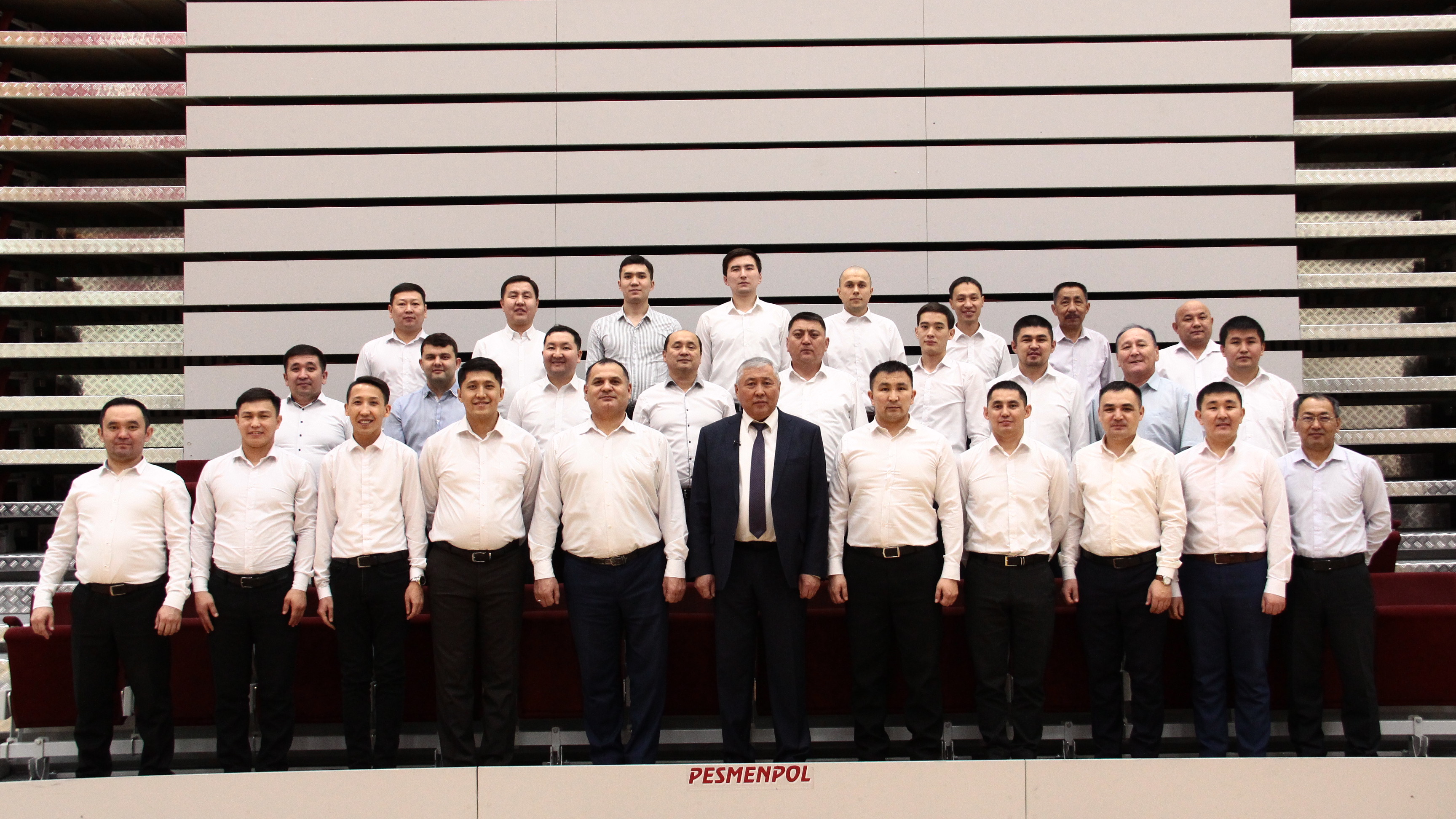 Semeılik ustazdar Abaı ánin oryndady