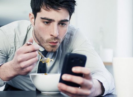 Kimder smartfonsyz ómir súre almaıdy?