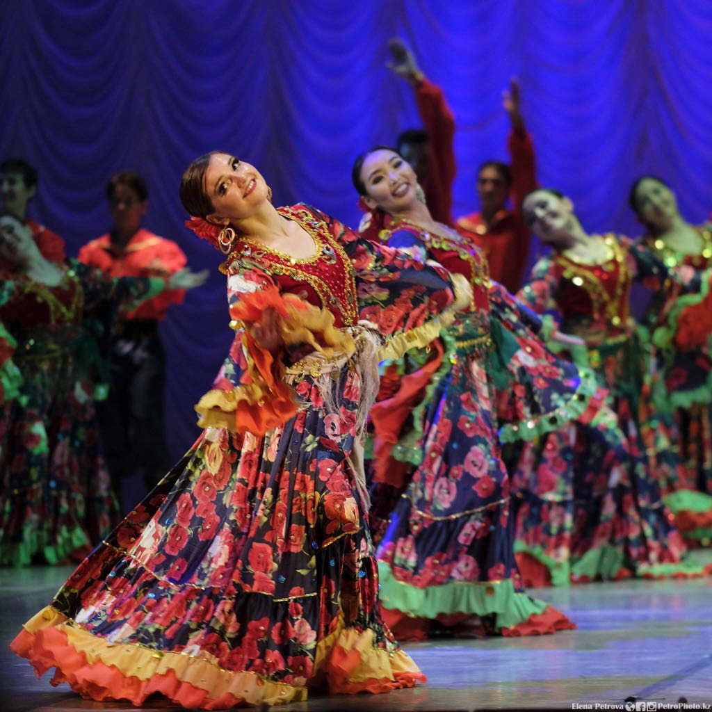 Memlekettik «Saltanat» bı ansambli Omby qalasynda konsert beredi