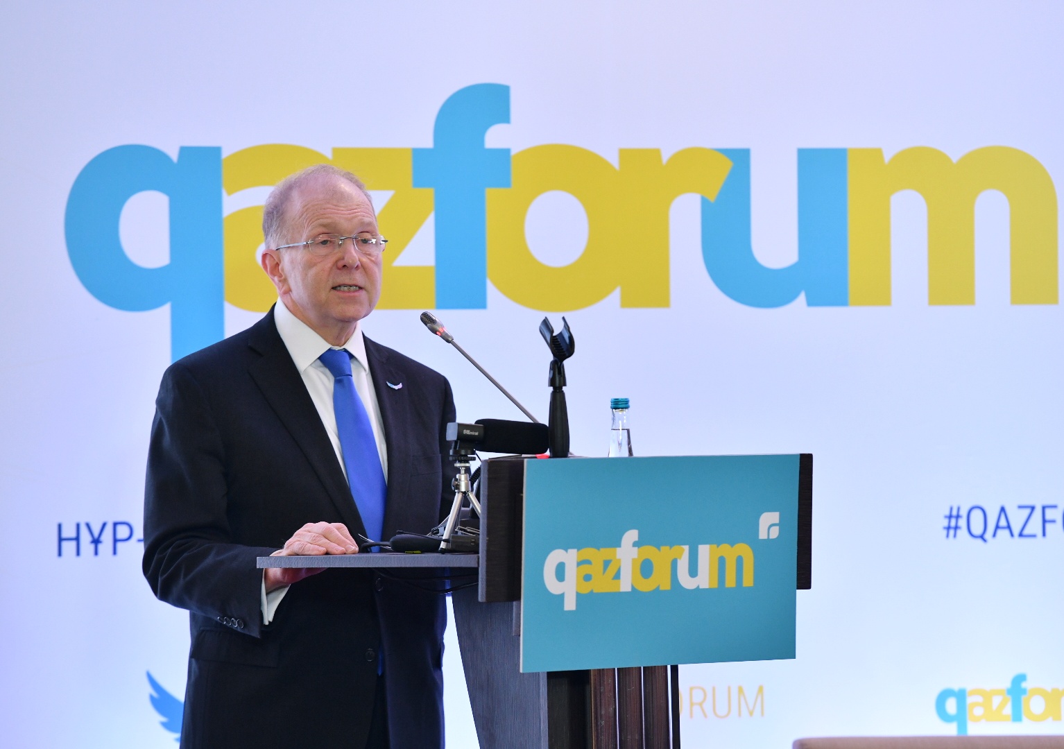 Qazaqtildi medıa úshin jarnama tartý máselesi ózekti - AQSh elshisi