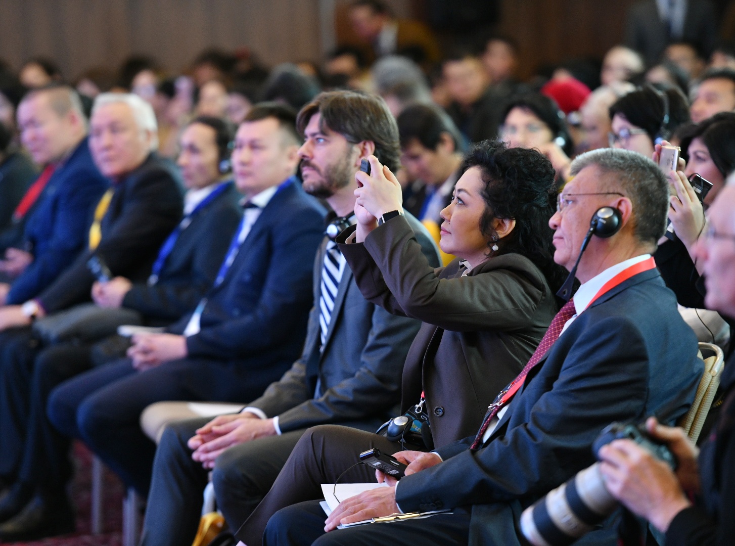 Elordada Qazforum qalaı ótip jatyr? (Fotoreportaj)