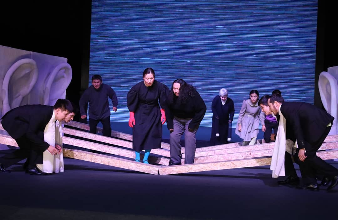 Oral teatrynda polıak dramatýrginiń shyǵarmasy sahnalandy