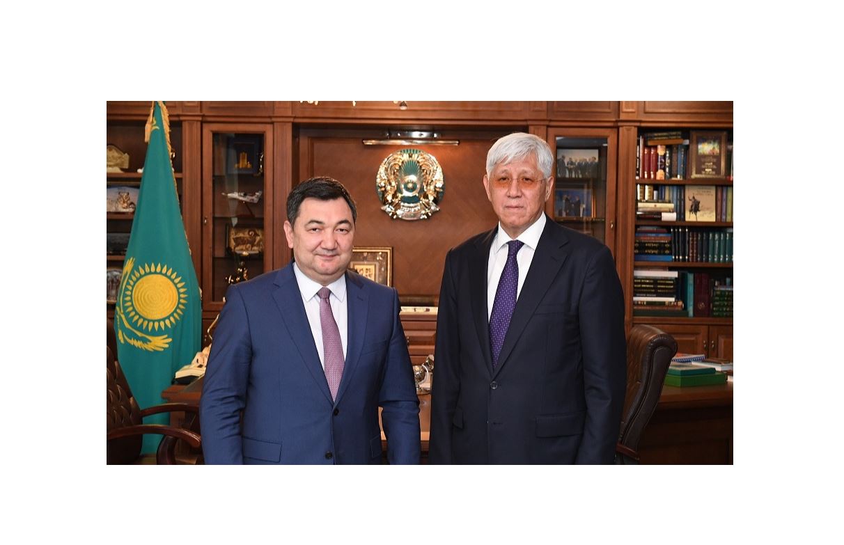 Almaty oblysynyń ákimi Darhan Qydyrálini qabyldady