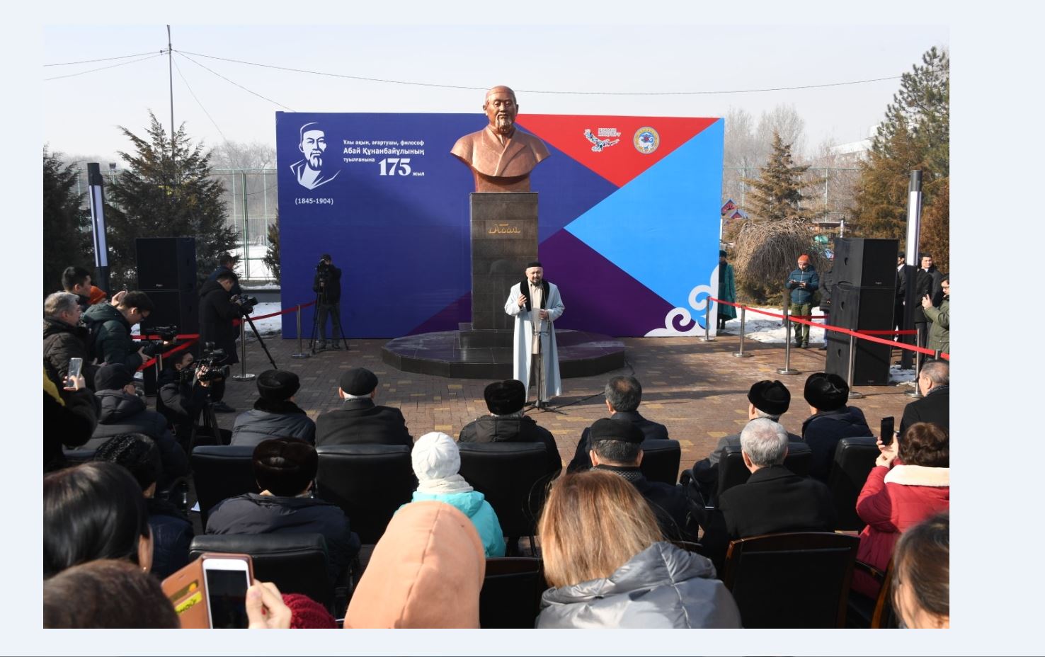 Almatyda Abaı eskertkishi ornatyldy