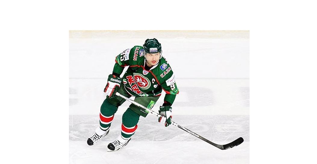 Ataqty hokkeıshi KHL-dyń tizginin ustady