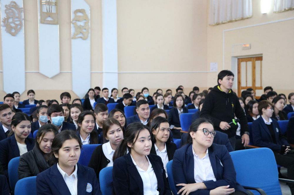 Mektep bitirýshi túlekter jol qurylysy salasymen tanysty