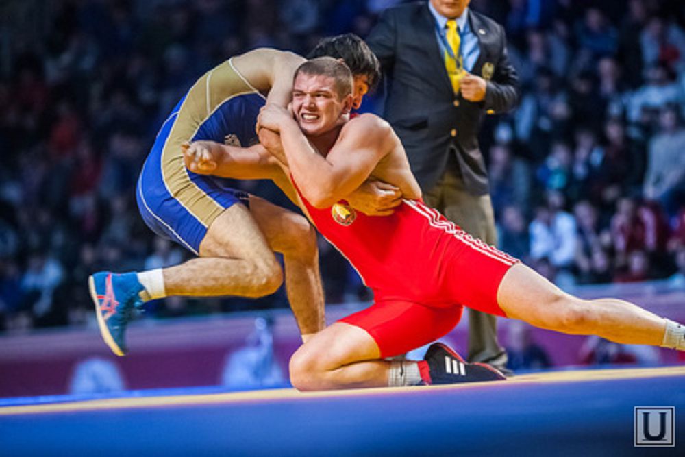 Kúres: Ibragım Magomadov fınalǵa shyqty