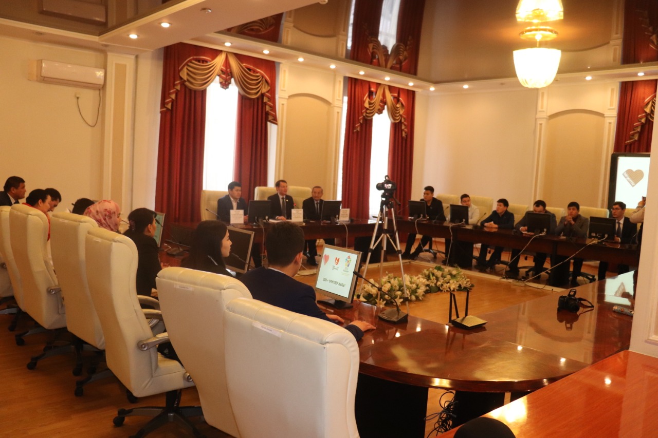 Erikti jastar erkin formatta pikir almasty