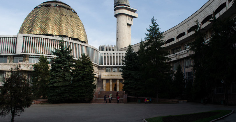 Almatynyń Oqýshylar saraıy kúrdeli jóndeýden ótedi