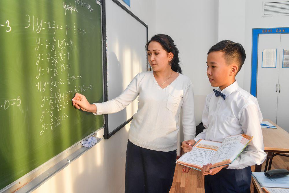 Pedagog mártebesin pedagog kóteredi